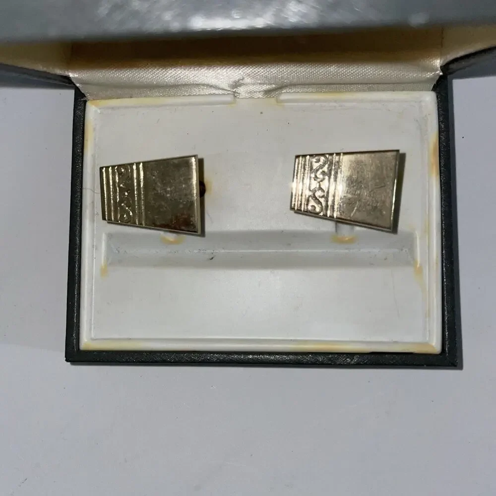 Vintage Cavalier Cufflinks In Box Gold Tone Abstract Rectangle